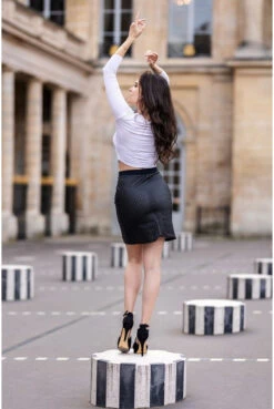 Jupe Courte Simili Cuir Micro Perforée Noir Stella -Tenue Femme Sexy jupe courte simili cuir micro perforee noir stella 2